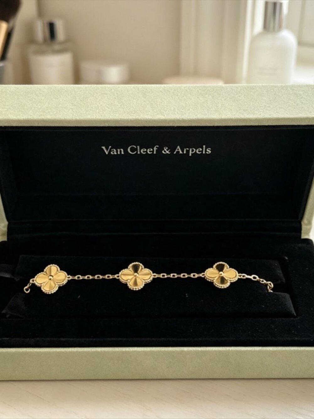 ✨Van Cleef & Arpels Gold Bracelet✨